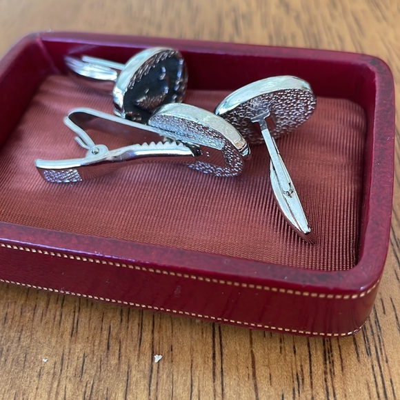 Vintage tie clip & cufflink set - Picture 2 of 2